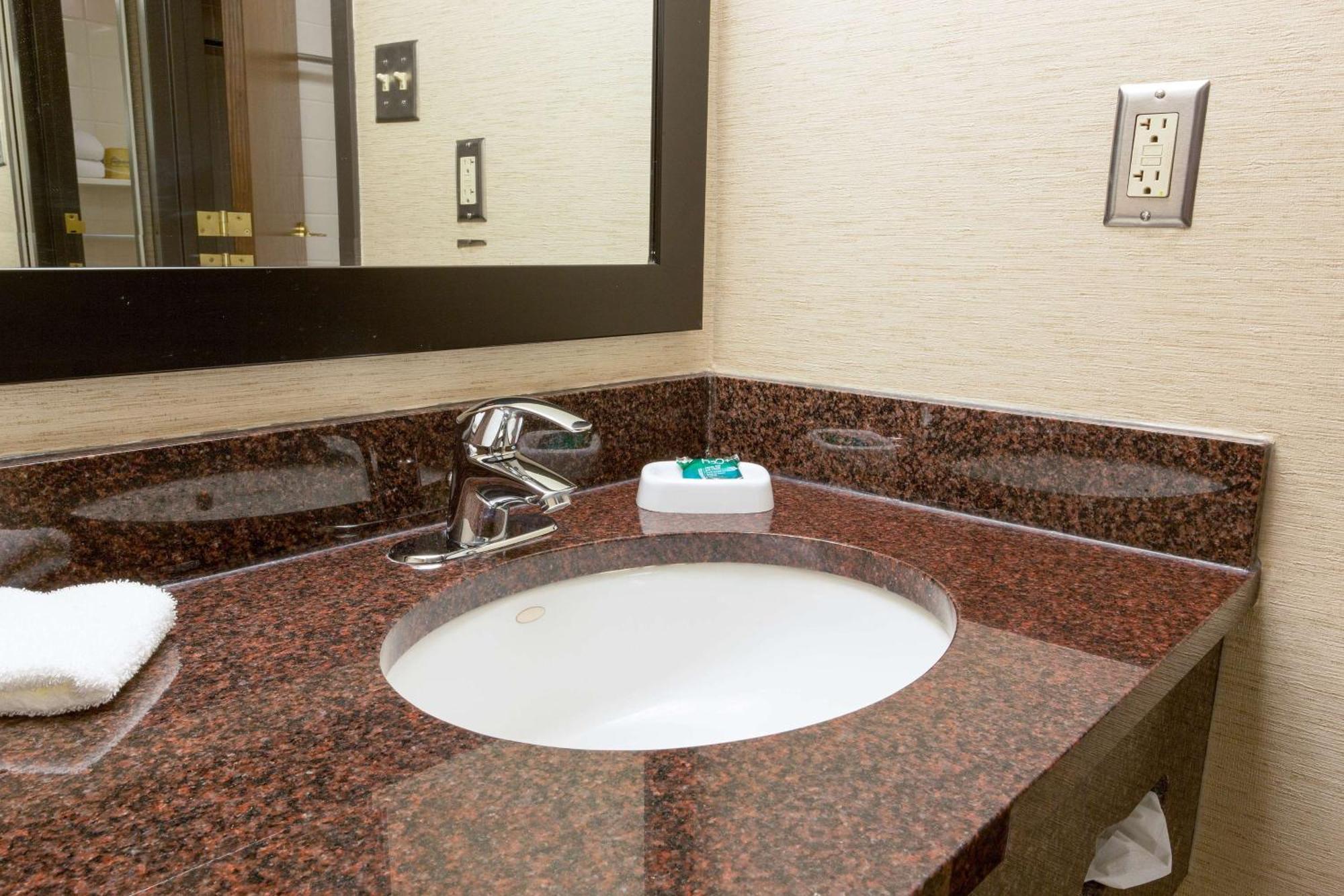 Drury Inn & Suites ماكالين المظهر الخارجي الصورة