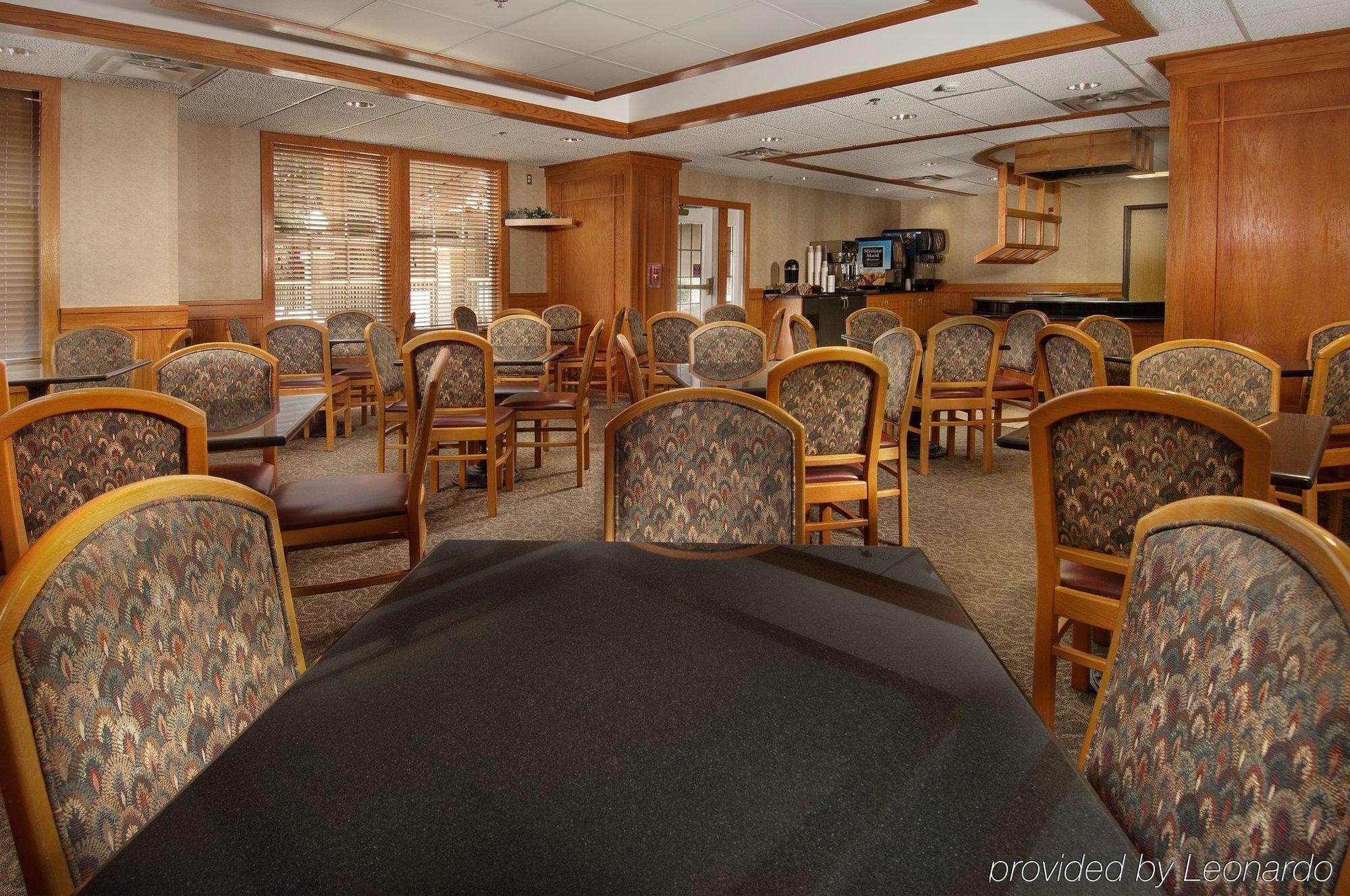 Drury Inn & Suites ماكالين المطعم الصورة